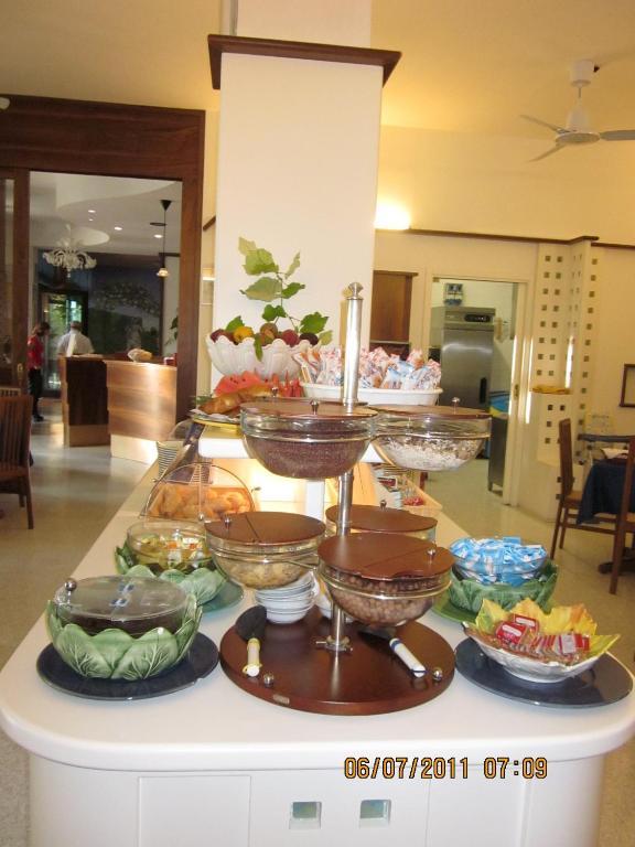 Hotel Villa Candia Линяно Сабиадоро Екстериор снимка